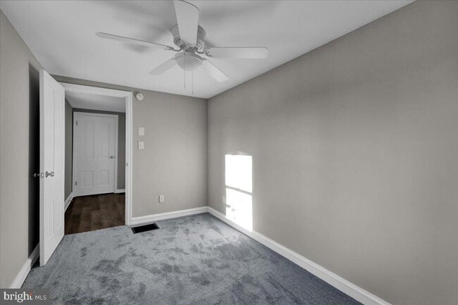 Building Photo - 834 N 5th St