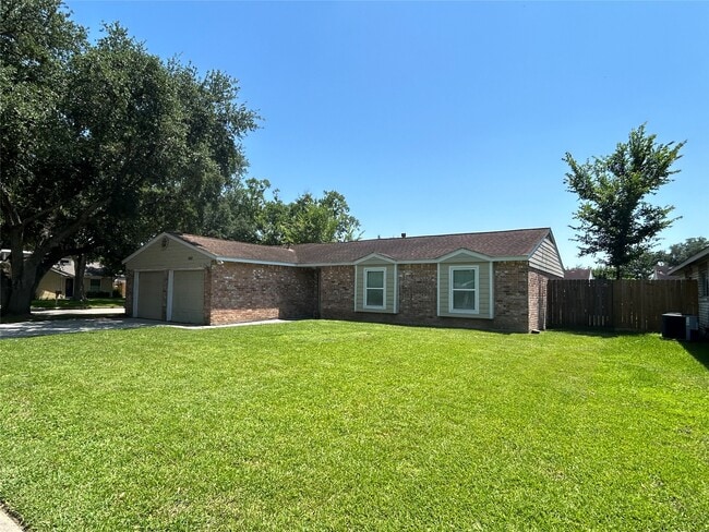 Building Photo - 1602 Dixie Hollow St