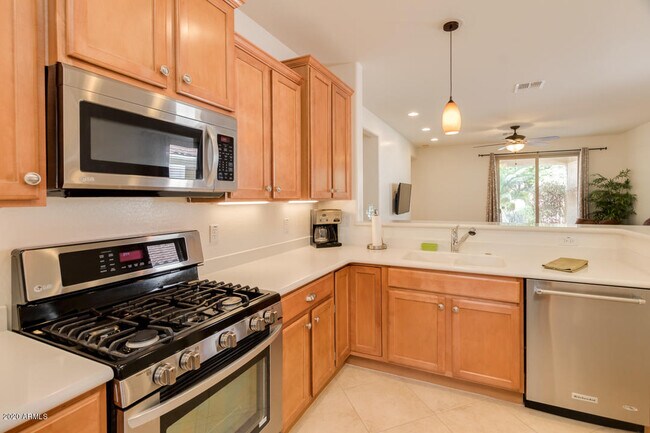 Building Photo - 6506 W Heritage Way