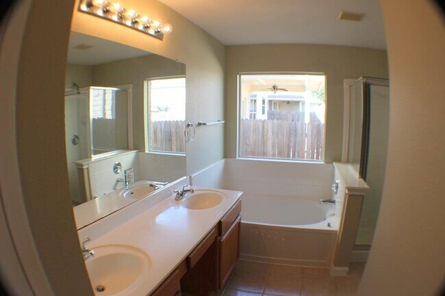 Building Photo - 2200 Bakers Way