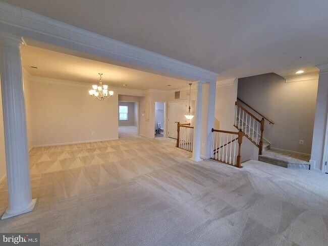 Building Photo - 434 Parkview Ave