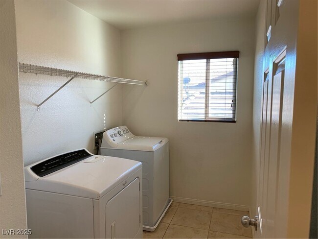 Building Photo - 5329 Wild Sunflower St