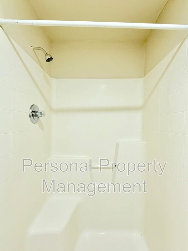 Building Photo - 10303 NE 23rd St