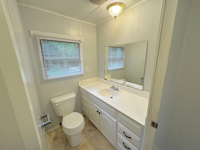Building Photo - Statesville - HWY 90 - 3 Bedroom/ 1.5 Bath