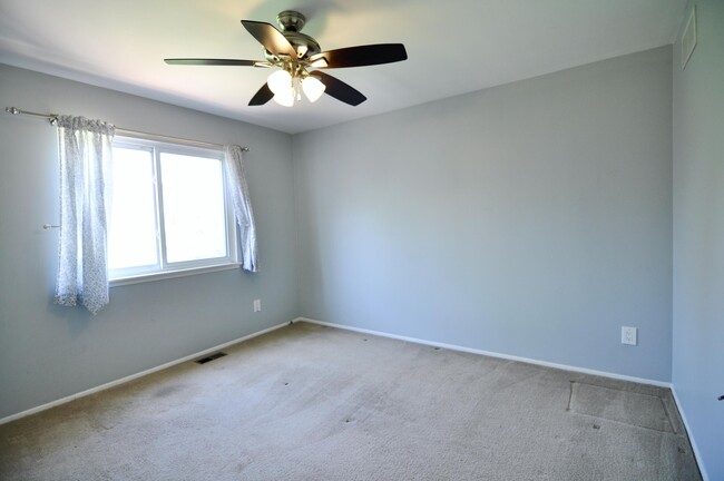Building Photo - 3479 Burbank Dr
