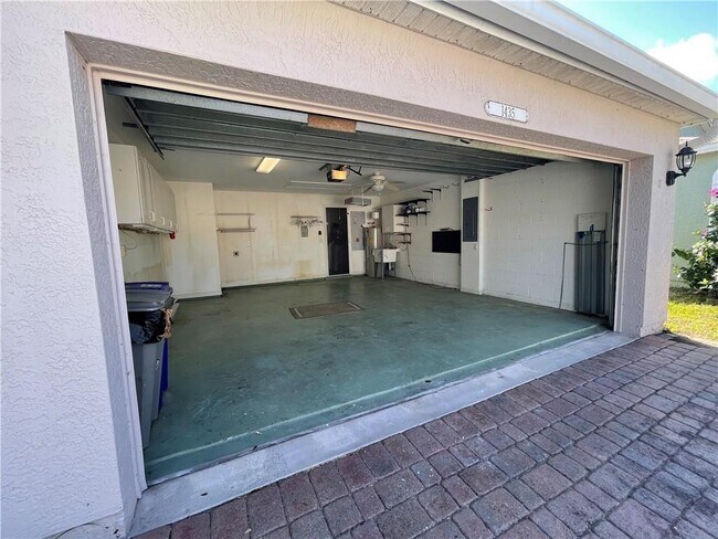 Building Photo - 1435 9th Pl