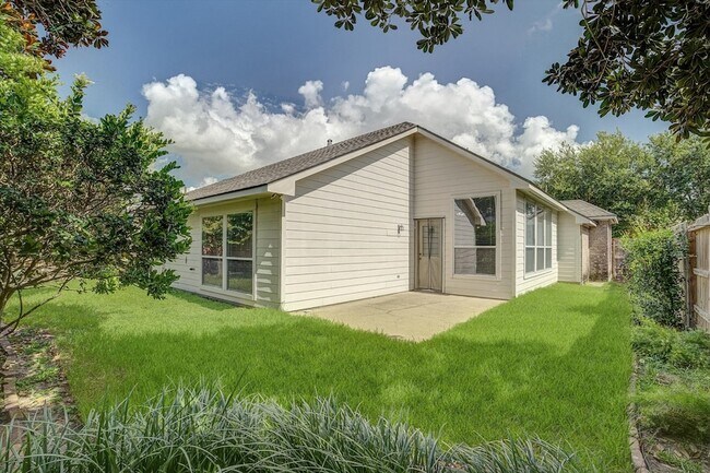 Building Photo - 16011 Belleshire Glen Ln