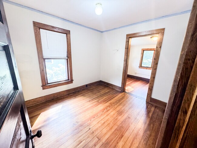 Building Photo - 307 Cascadilla St