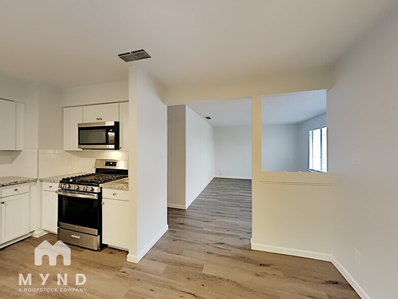 Building Photo - 7304 Lawnwood Dr