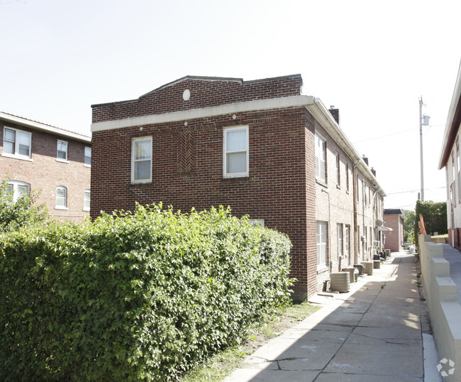 Building Photo - Ramona Court