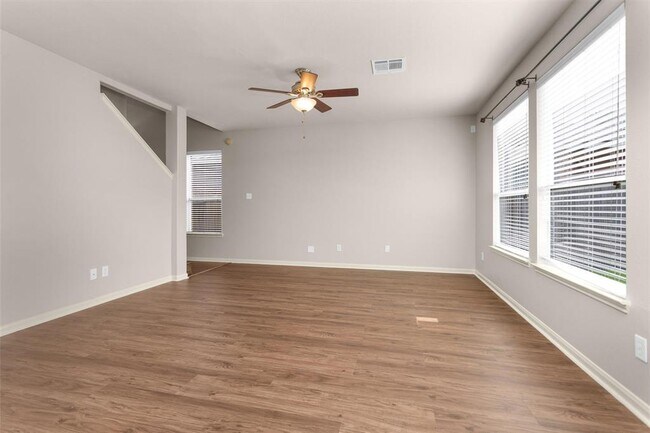 Building Photo - 6443 Applewood Forest Dr