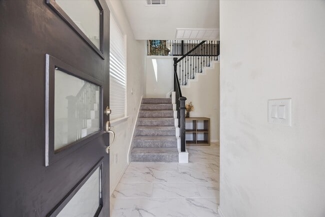 Building Photo - 1817 Agoura Hills Dr