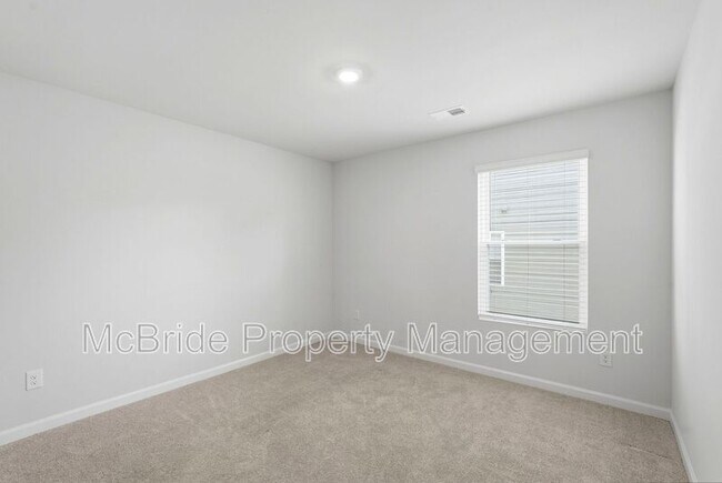 Building Photo - 1407 Deer Hollow