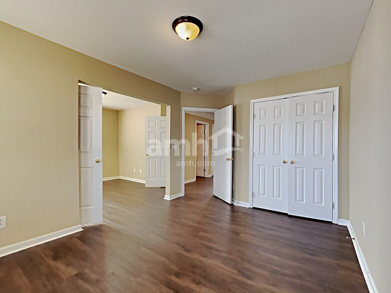 Building Photo - 10119 Fieldstone Ct