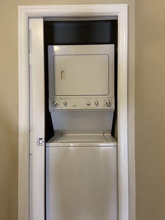 Washer/Dryer - 21 Villa Ct SE