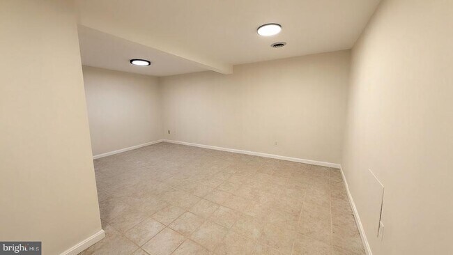 Building Photo - 18610 Phoebe Way