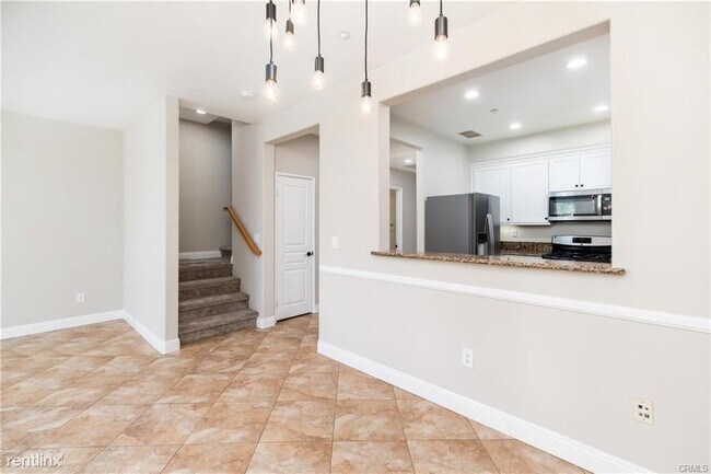 Building Photo - 3 br, 2.5 bath House - 129 Sklar St # 34