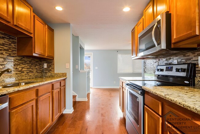 Building Photo - Newly Renovated Hillview Bi-Level! ASK US ABOUT OUR LONG-TERM LEASE SPECIAL TODAY!