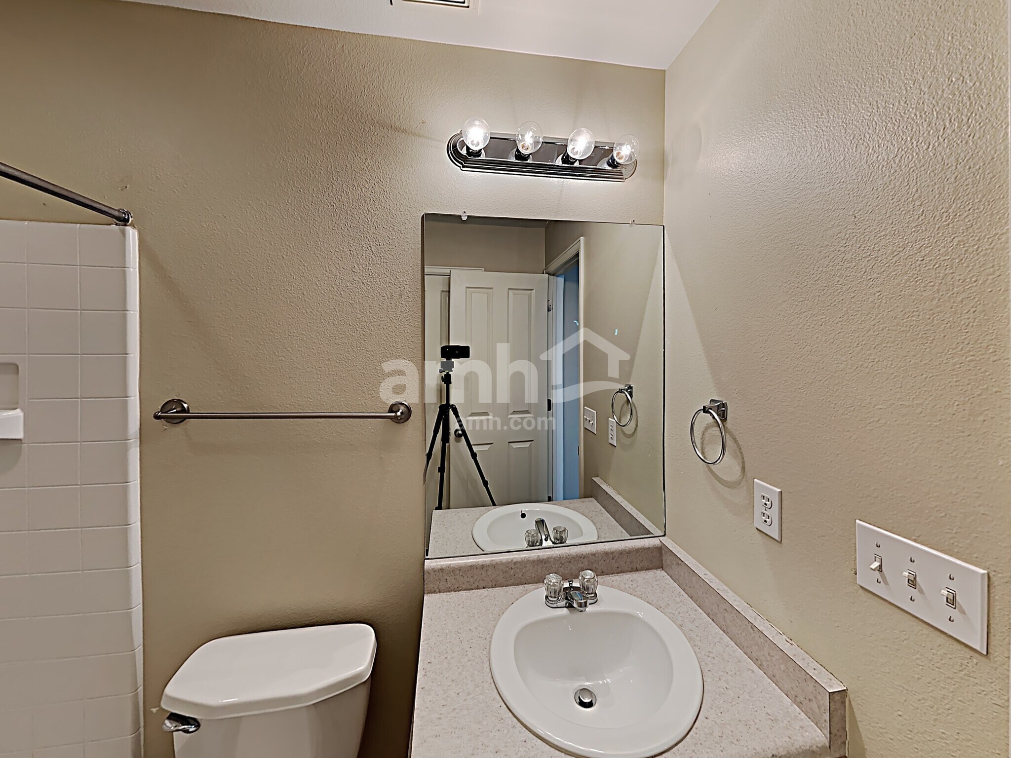 Building Photo - 5163 Pelican St
