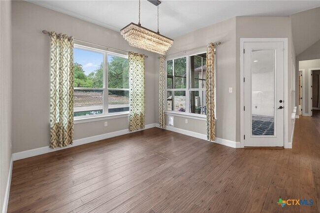 Building Photo - 219 Winding View