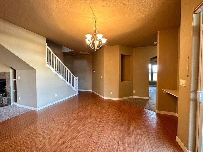 Building Photo - SPACIOUS SINGLE FAMILY HOME LOCATED IN SW REDMOND!