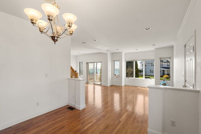 Building Photo - 141 Grovers Ave