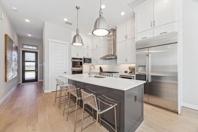 Building Photo - 6609 Basal Woods Way