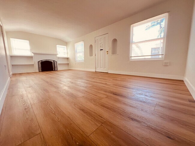 Building Photo - 4995 Williams Ave