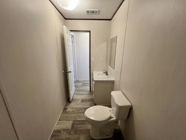 Building Photo - 31 Park Pl