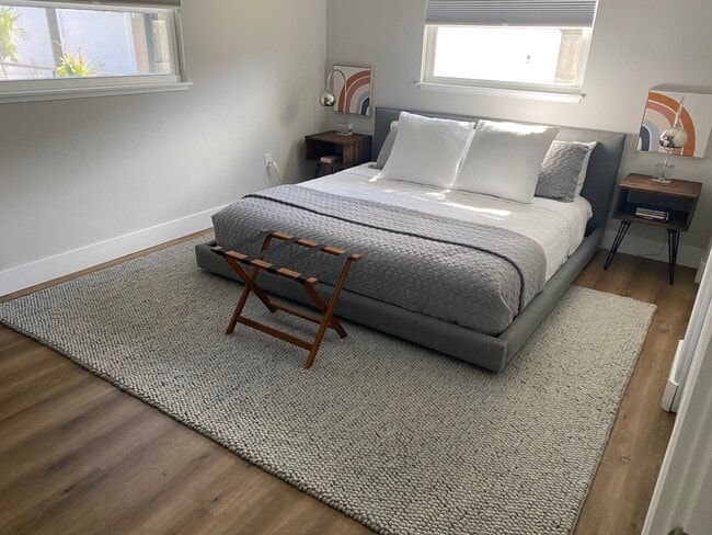 Building Photo - 3237 Key Ave