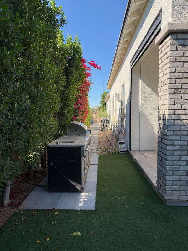 Building Photo - 4191 S Emerald Dr