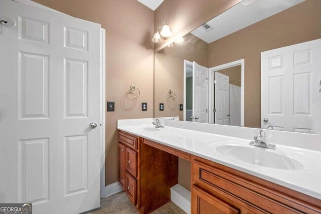Building Photo - 548 Myrtle Trace Ln
