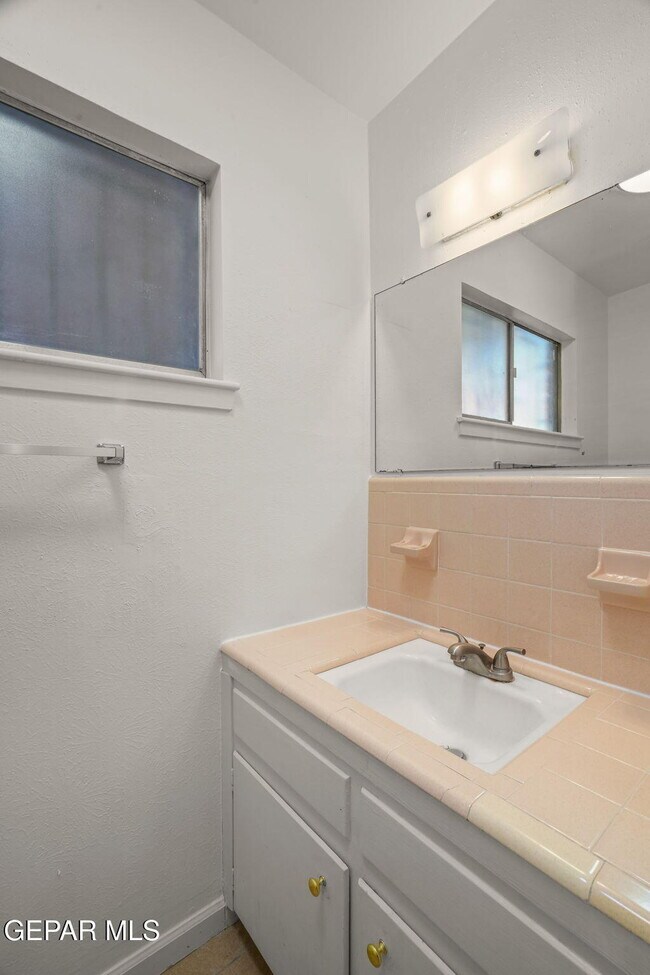 Building Photo - 5313 Bastille Ave