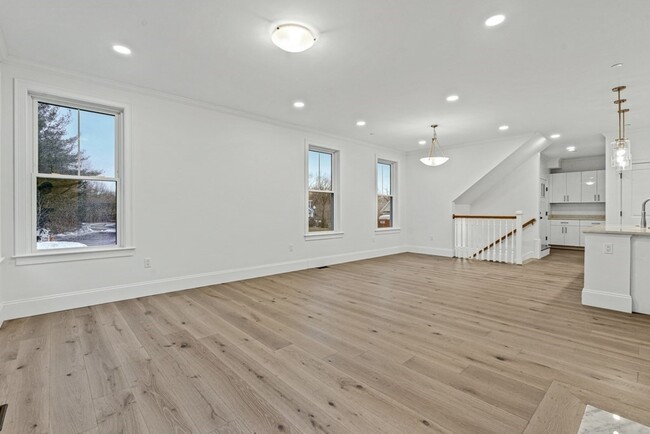 Building Photo - 19 Lily Pond Ln
