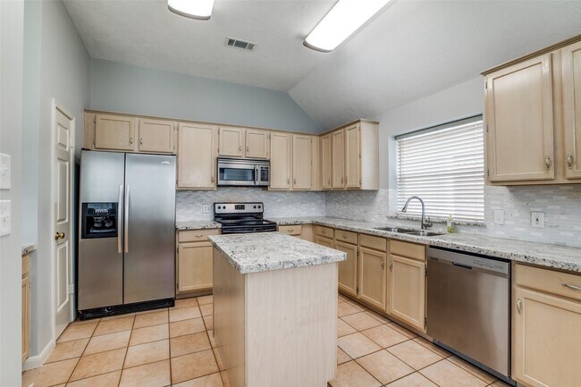 Building Photo - 9331 Rodgers Rd