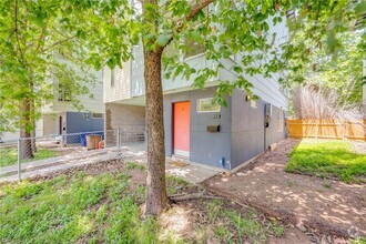 Building Photo - 708 E 45th St