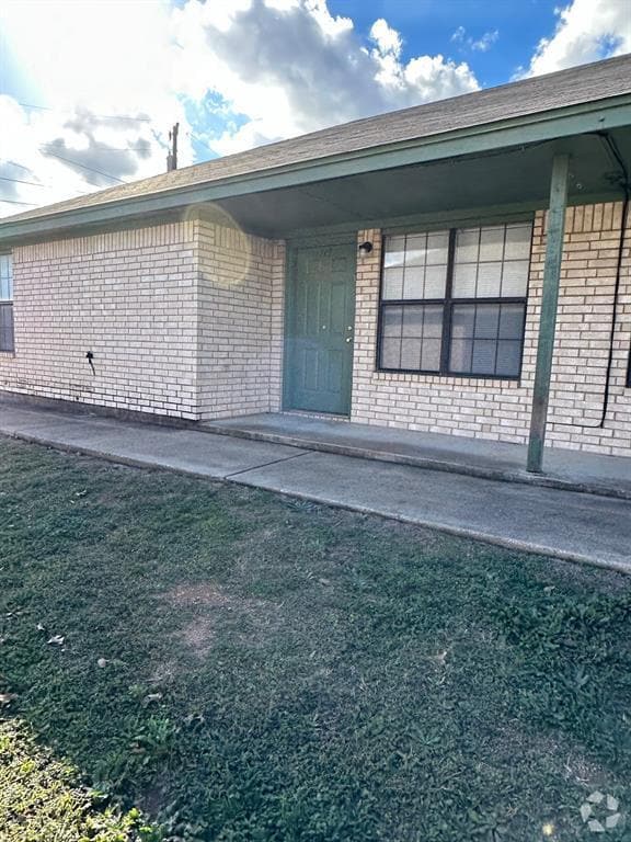 Building Photo - 717 Willowood