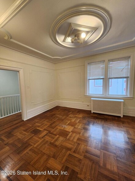 Building Photo - 164 Cromwell Ave