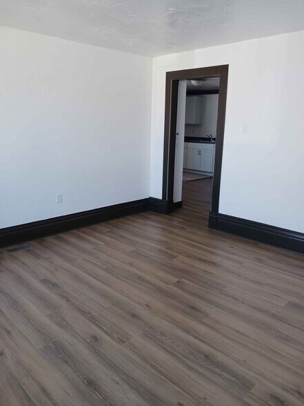 Building Photo - 1260 Day St