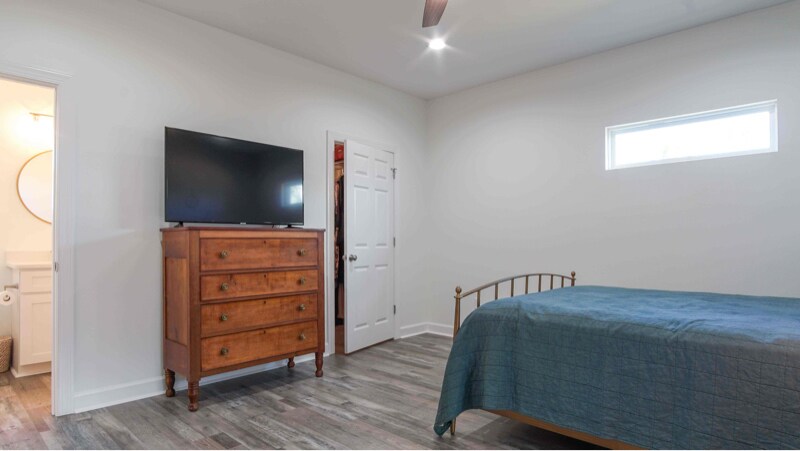 Building Photo - 2910 Clearview Ave