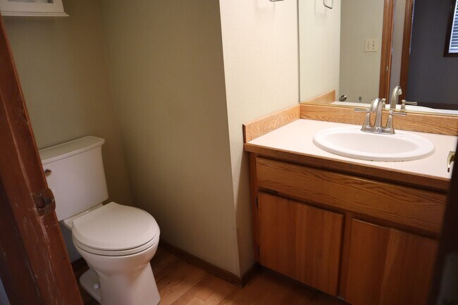 Building Photo - 1508 SE Solomon Loop