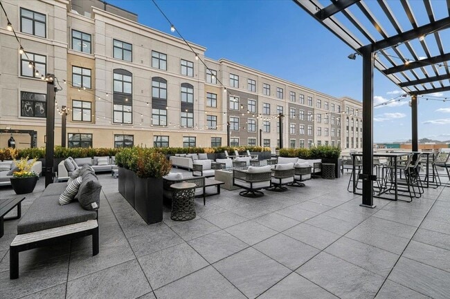 Building Photo - 18 Artisan Dr