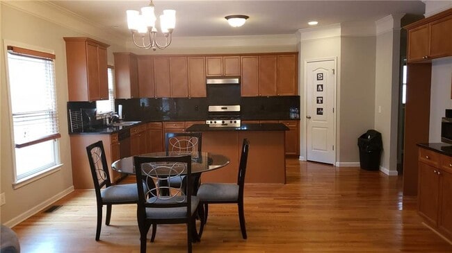 Building Photo - 211 Water Oak Pl