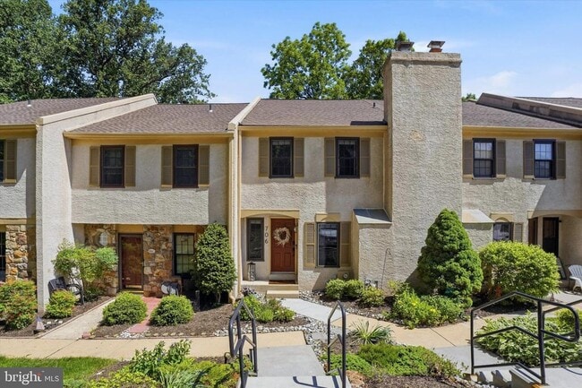 Building Photo - 706 Andover Ct