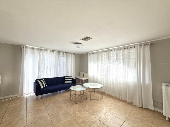 Building Photo - 8516 Arrowhead Row