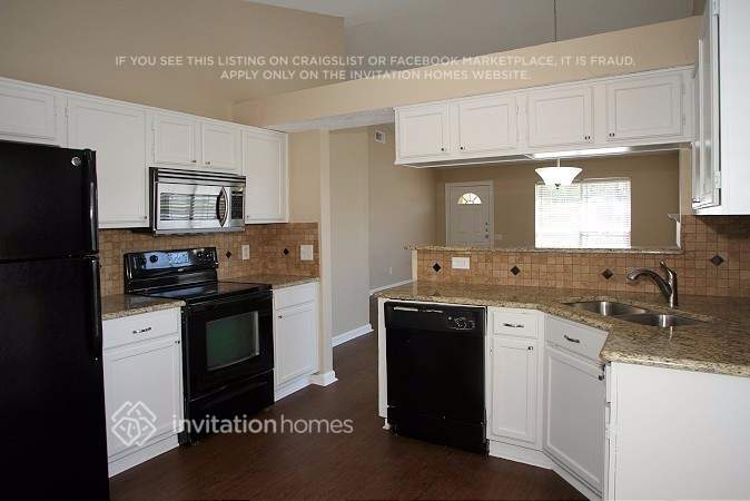 Building Photo - 501 Kalmia Dr