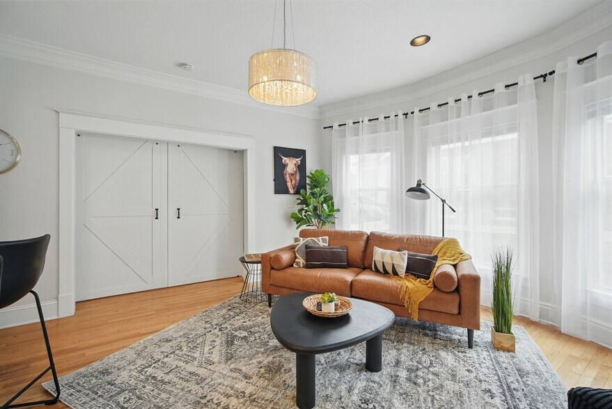 Building Photo - 544 36th St