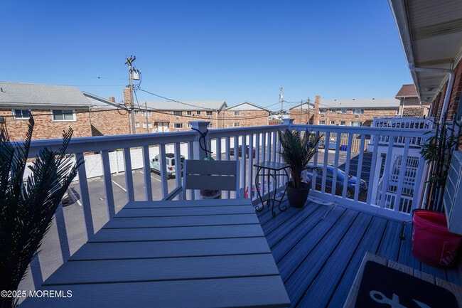 Building Photo - 5 Ocean Ave N