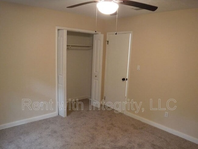 Building Photo - 2308 Sylvan Ct