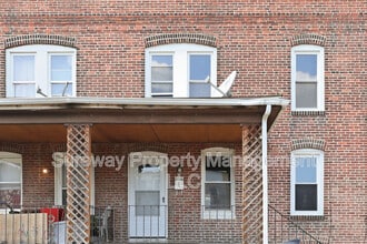Building Photo - 12 W 8th St
